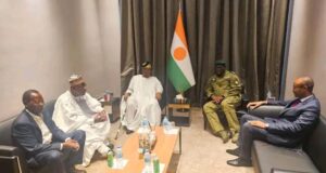 Niamey : Soglo et Yayi reçus par les autorités nigériennes