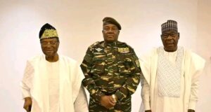 Crise Bénin-Niger : voici les sujets abordés par Soglo et Yayi avec Tiani à Niamey