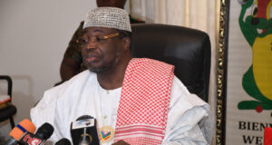 Désignation d’un responsable sous sanction pour recevoir le prix «Pagnol d’or» au nom du Bénin : le Président Ibrahima Idrissou fustige et met en garde le SG de la FBP