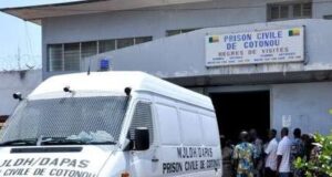 Surpopulation carcérale au Bénin : « les prisonniers sont obligés de rester debout pour permettre à l’autre de dormir…», confie le régisseur de la prison de Cotonou