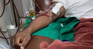 Grand soulagement pour les dialysés : le gouvernement décide d’exonérer tous les intrants entrant dans la composition des kits, de droits et taxes de douanes