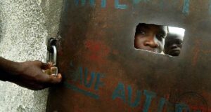 Bénin : « une fois qu’ils retournent chez eux, les prisonniers démunis reviennent une semaine après », à cause de la ration alimentaire