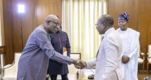 Révision Constitutionnelle : Léon Ahossi exhorte le Président Talon à renoncer à la promulgation de la loi