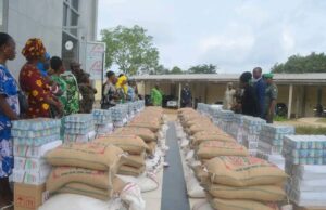 Bénin : le gouvernement offre des kits alimentaires complets aux familles des soldats tombés au front