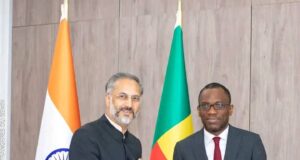 Diplomatie : le nouvel Ambassadeur de l’Inde près le Bénin présente ses copies figurées au Ministre Bakari