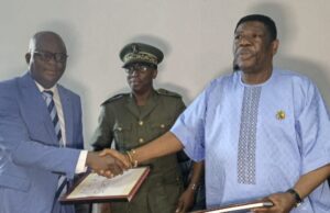 Mairie de Houéyogbé : l’Honorable Cyriaque Domingo transmet le flambeau à Casimir Sossa, le choix de la continuité et du renouveau