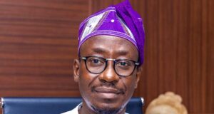 De l’exécutif au parlement : Jean-Michel Abimbola explique le sens de son départ du Gouvernement