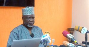 Suspendu du Bloc Républicain : Bertin Koovi sort du silence et présente ses excuses