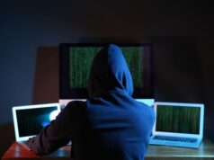 Cybercriminalité au Bénin : 56 suspects arrêtés à Comé et dans plusieurs villes, des véhicules et un arsenal informatique saisis