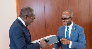 Remise du rapport du CES : Patrice Talon salue les progrès mais exige plus de rigueur