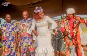 Show exceptionnel à Gbagbonou lors de la JIF 2026 : l’Honorable Gladys Tossou a enflammé le podium aux côtés des artistes et des femmes