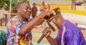 Humour, danse et générosité : la présence remarquée du leader Félix Siavi a illuminé la fête des femmes à Gbagbonou