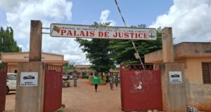 Tribunal d’Abomey : le cri de détresse des usagers face à l’accueil
