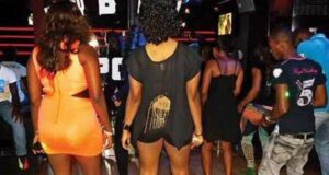 Bénin : une travailleuse du sexe confisque le téléphone de son client après une partie de jambes en l’air au tarif révisé