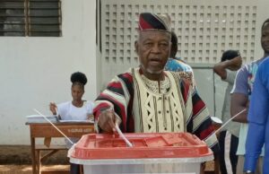 Scrutin présidentiel à Lokossa : l’He Dakpè Sossou accomplit son devoir civique et félicite le bon déroulement du vote