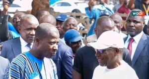 Arrestation de Kemi Seba : « le ciel fait notre palabre », lance le gouvernement qui réclame son extradition