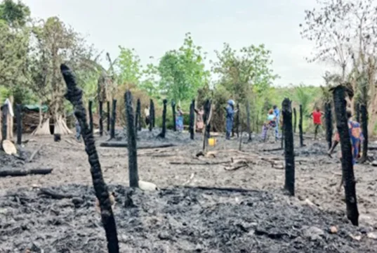 Adja-Ouèrè : un incendie dévastateur ravage 13 cases à Massè, d’importants dégâts matériels enregistrés