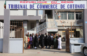 Condamnation au Tribunal de Commerce : un attributaire de la SIRAT sommé de payer 9,6 millions FCFA à son sous-traitant