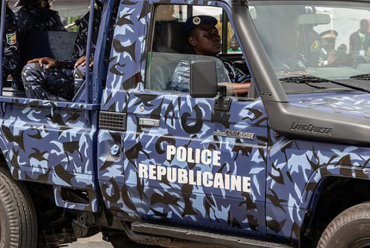 Bénin : un Chef d’Arrondissement interpellé par la BEF et déposé en prison