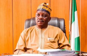 Nigeria : arrestation de l’ex-ministre de l’Énergie condamné à 75 ans de prison pour corruption