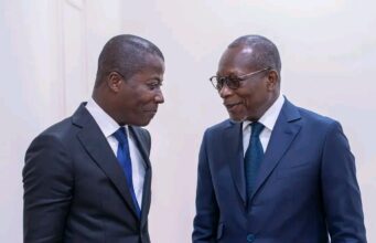 Polémique autour de la délocalisation de la cérémonie d’investiture du nouveau président : le gouvernement recadre le débat et rassure les populations