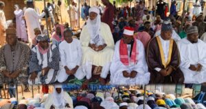 Grande prière à la veille de l’investiture du nouveau président : le Roi Abdou Nouhou alias Babavi et les imams du Bénin confient le septennat de Romuald Wadagni à la grâce divine
