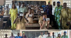 Distribution de kits scolaires à Calavi, Zè et Sô-Ava : l’Honorable Hyppolite Ahondémè soulage les parents et arme les candidats au CEP