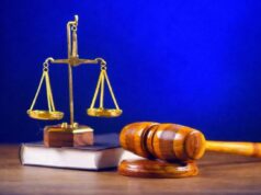 Justice : une veuve cache un million dans un coussin, sa belle-fille trouve le secret et vide le trésor